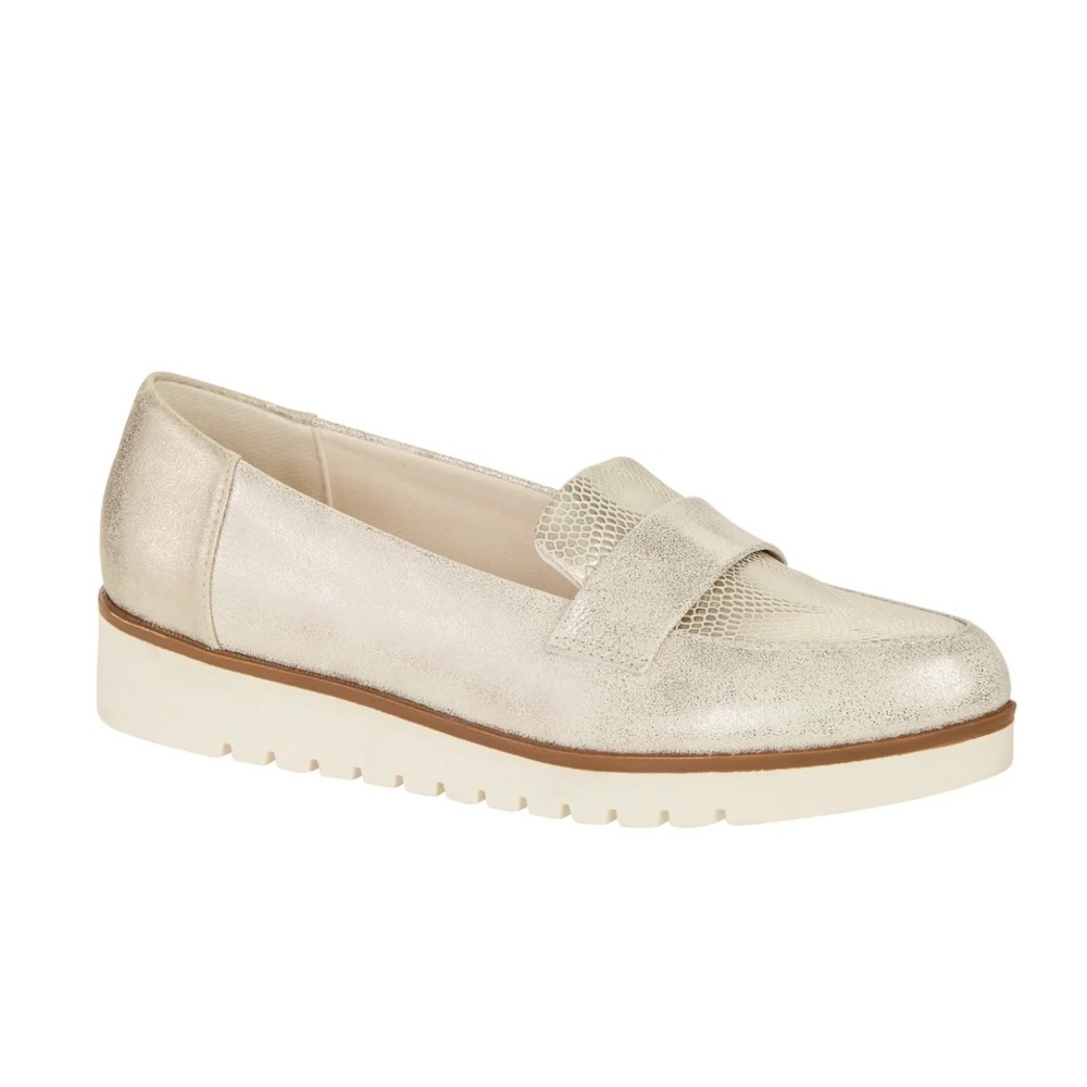 Time and Tru Women's Silver Loafers
